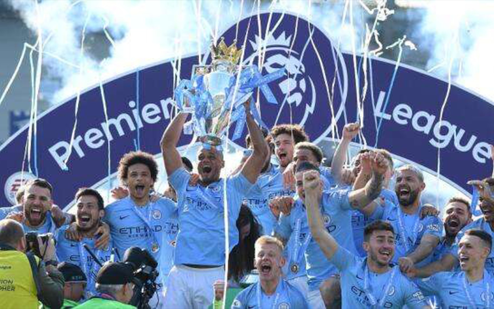 这不禁让人 这不禁让人